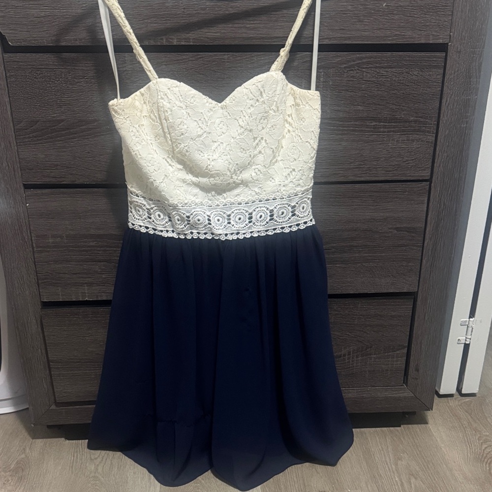 I.N. San Francisco Cream and Navy Dress
